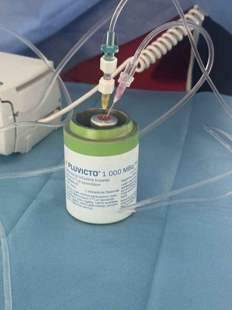 Santaros klinikose – nauja galimybė pažengusiu prostatos vėžiu sergantiems pacientams: naviką galima pasiekti radioaktyviu vaistu
