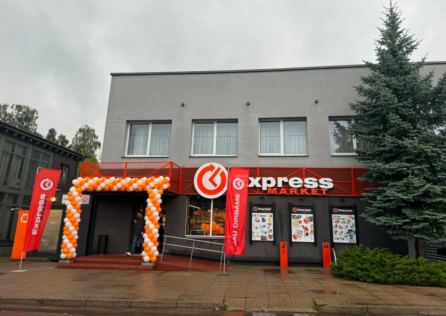 Kaune duris atvėrė atnaujinta „Express Market“ parduotuvė: kviečia apsilankyti ir su augintiniais