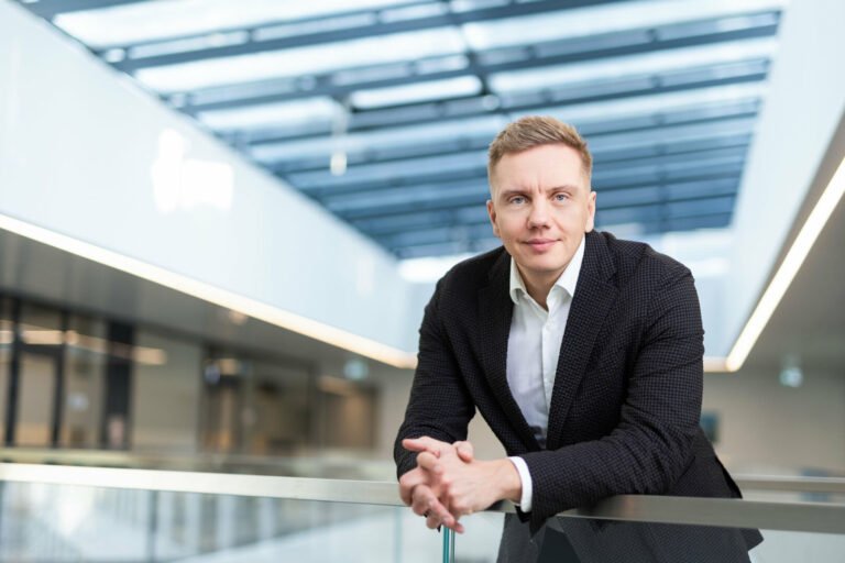 Vidutinį atlyginimą gaunantis pirkėjas gali įsigyti 11 proc. daugiau maisto nei prieš metus
