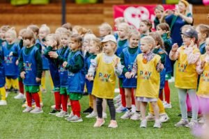 Kurkime daugiau galimybių mergaitėms: kviečiame tapti „Playmakers“ centru