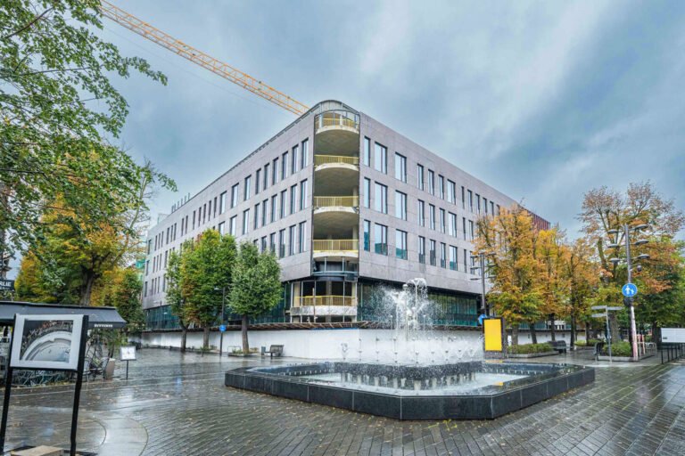 SEB keliasi į Kauno centrą: bankas pasirinko buvusio „Merkurijaus“ vietoje statomą kompleksą