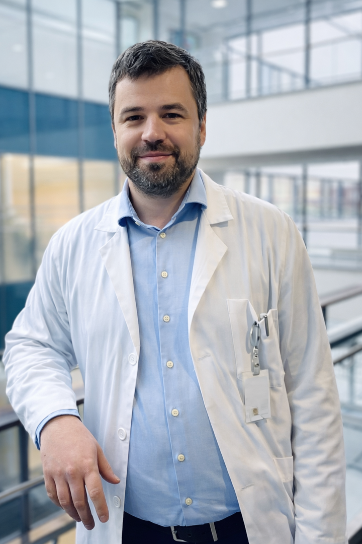 Paspirtuko sukelta trauma: sunki koma ir neurochirurgų darbas, sugrąžinęs merginą į gyvenimą