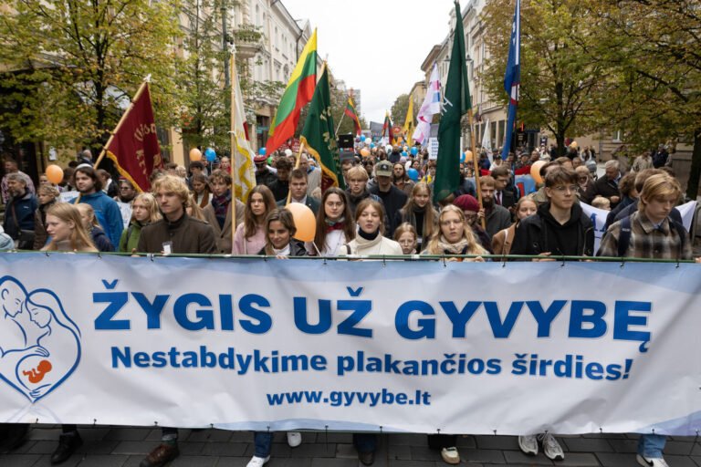 „Žygis už gyvybę 2026“ Vilniuje: šeimų liudijimai apie gyvybės trapumą ir žmogaus orumą