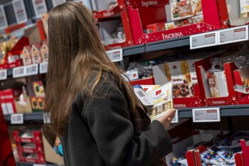 Kalėdų laukimas prasideda „Lidl“: parduotuves pasiekė pirmieji šventinio asortimento produktai
