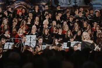 Mūza Rubackytė su VU jungtiniu choru Paliesiaus dvaro festivalyje atliks F. Liszto „Via Crucis“