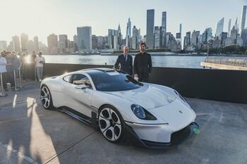 „Porsche“ pristatė kultinių modelių įkvėptą koncepcinį superautomobilį „Mission S“