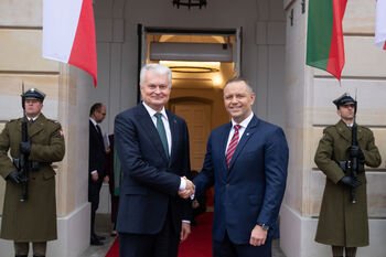 Prezidentas su Lenkijos vadovu aptarė NATO rytinio flango saugumo klausimus