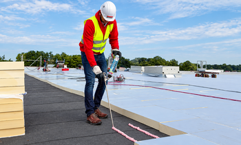 Stogų šiltinimas: kaip pasirinkti tinkamus „Soudatherm Roof“ izoliacijos klijus?