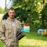 Panevėžio bitininkai pasuko prieš srovę: užuot apsiriboję prekyba internetu, atidarė parduotuvę