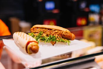 „Wolt“ ir „Circle K“ skelbia naują partnerystę: maistas, gėrimai ir kasdienės prekės į namus iš 61 degalinės Lietuvoje