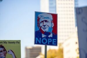 Vidurio kadencijos rinkimai: mėlynoji banga raudonoje Amerikoje