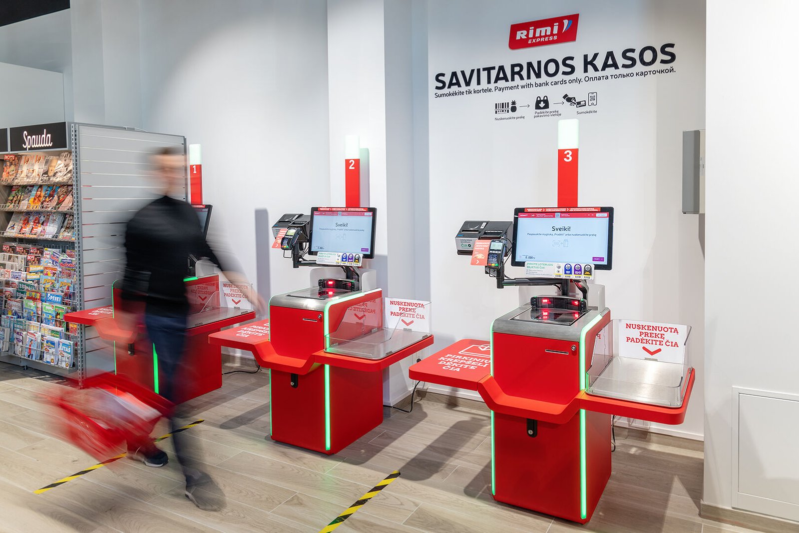 Piko valandos parduotuvėje: kaip vienas technologinis sprendimas padeda išvengti eilių