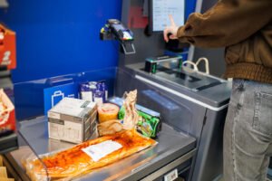 Savaitgalį užsukti į „Lidl“ verta – ypatinga lašišos kaina ir nuolaidos kitiems populiariems produktams
