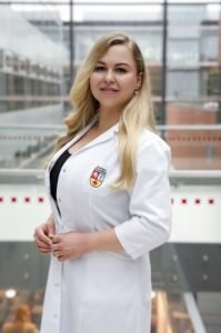 Nuo paskaitų iki nuotakų makiažo: LSMU dėstytojai kūryba padeda atrasti pusiausvyrą