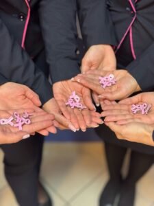 „Wizz Air“ jungiasi prie „Pinktober“ iniciatyvos ir skatina didinti informuotumą apie krūties vėžį