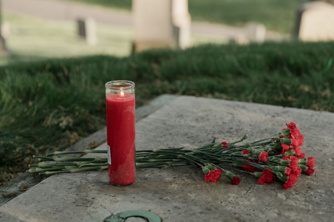 Ne visos Vėlinių gėlės atlaikys rudens orus: floristė įspėja, į ką būtina atkreipti dėmesį jas renkantis