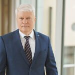 Ekspertas apie keliones Vėlinių laikotarpiu: sudėtingas metas − į kelius išvažiuoja ir retai vairuojantys